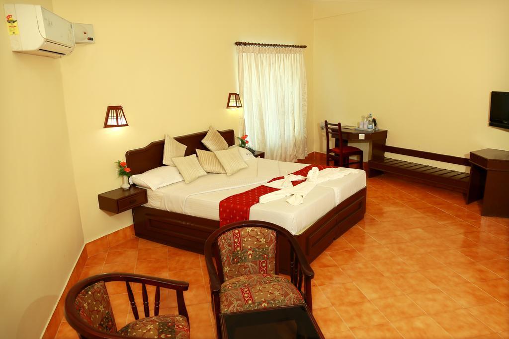 Michaels Inn Thekkady Exteriör bild