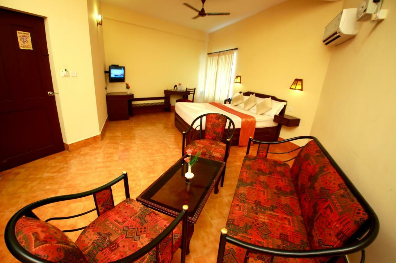Michaels Inn Thekkady Exteriör bild